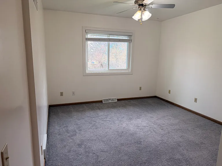 1202 N High Point Rd — Photo 5