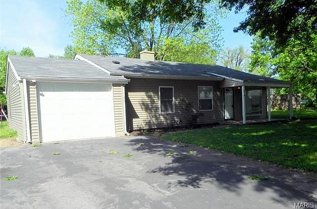 1st image of 13 Jamaica Dr