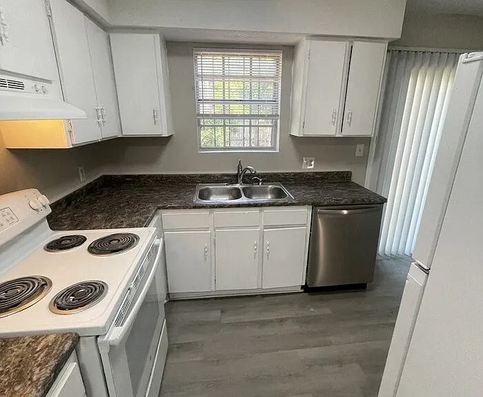 120 Byrum St #18 — Photo 6