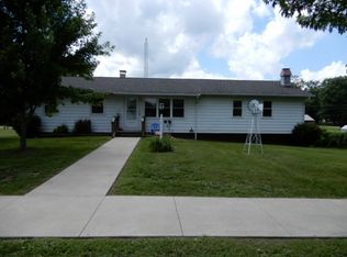 1215 S 3rd St, Clinton, IN 47842