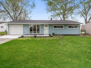 357 W Sugar Ln, Glendale, WI 53217