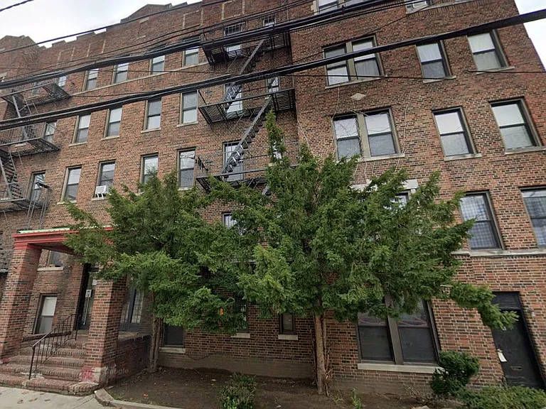 64 Baldwin Avenue — Photo 1