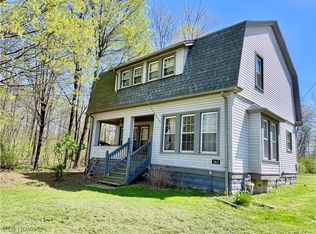 363 Maple Dr, Poland, OH