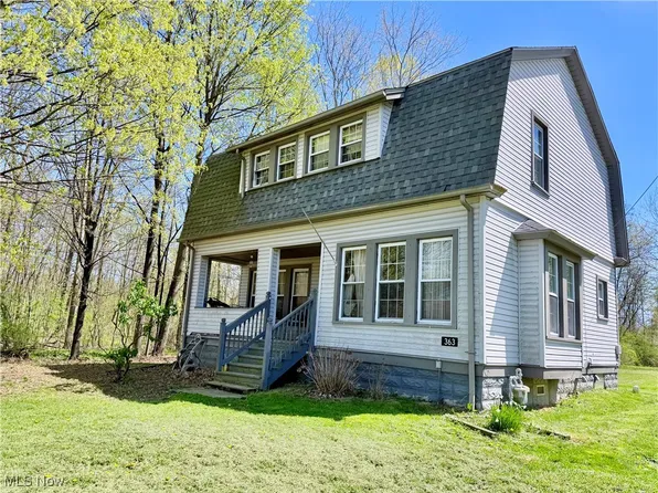 363 Maple Dr, Poland, OH 44514