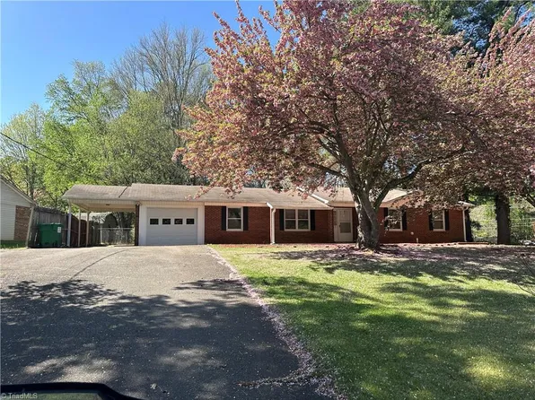112 Hickory Ln, King, NC 27021