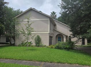 515 Lorie Ln, Seabrook, TX 77586