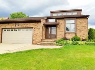 1665 Northbrook Dr, Ann Arbor, MI 48103