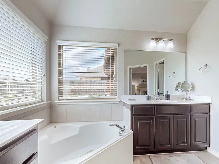 997 Shady Lane Dr — Photo 22