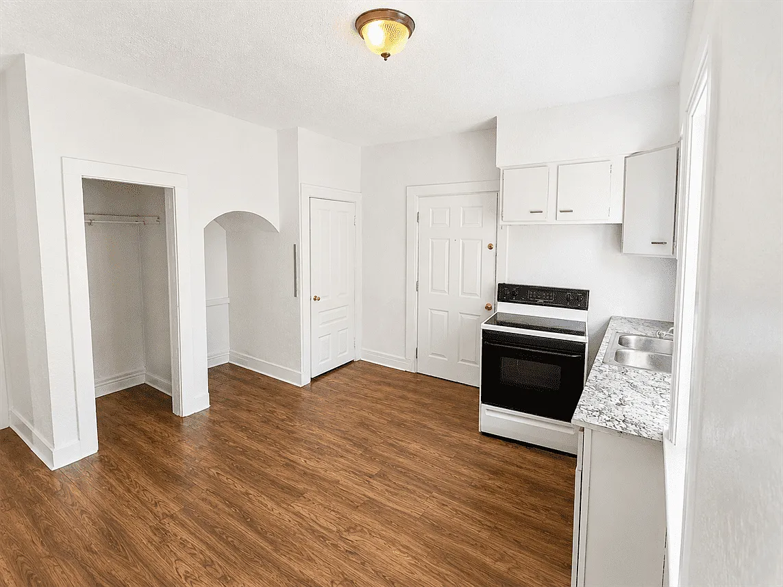Building Photo - 534 Geyer St