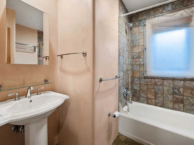 530B Lolita St — Photo 16