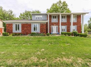 2756 Barrett Station Rd, Ballwin, MO 63021