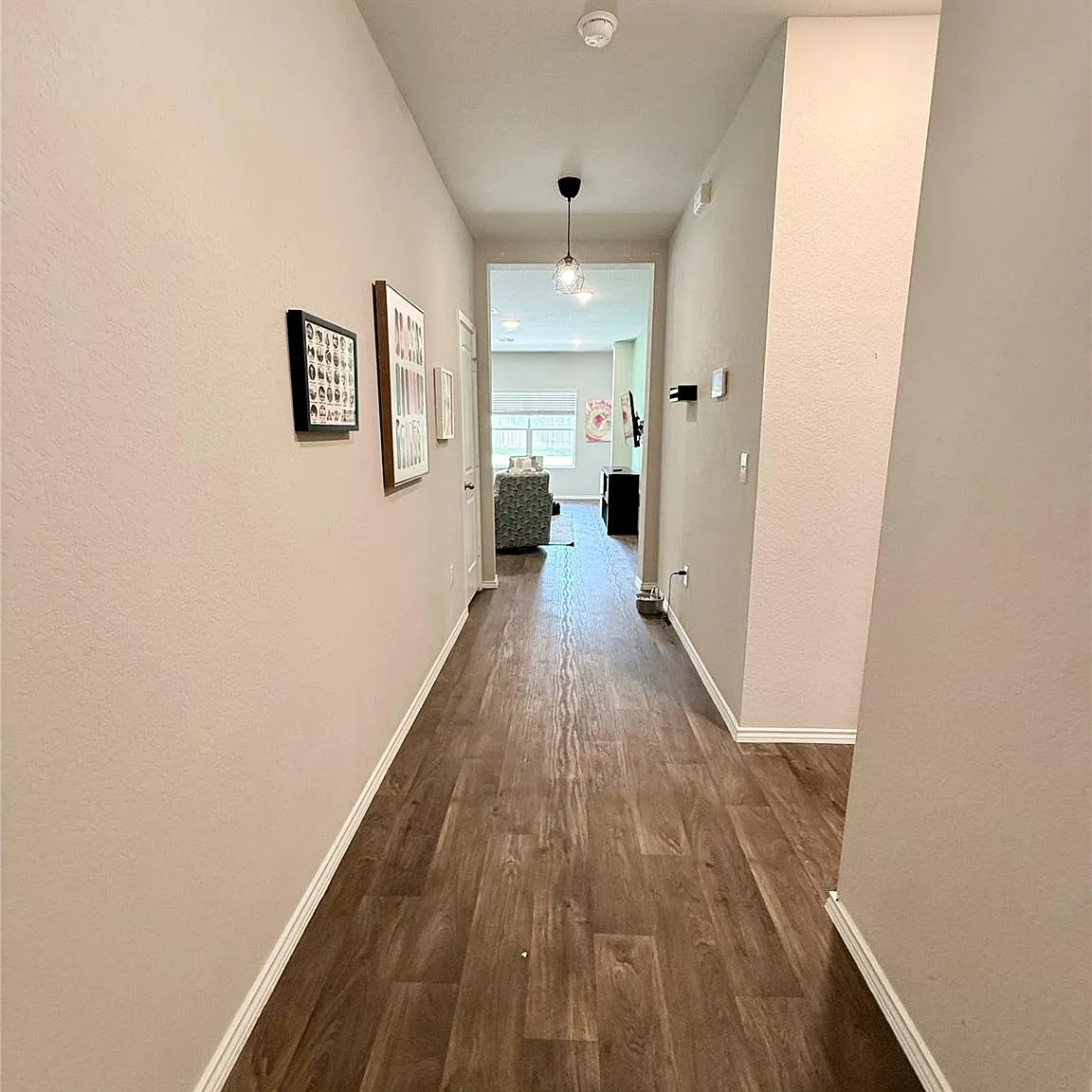 3 bed, 2.0 bath, 1464 sqft, $1,995 — Photo 2