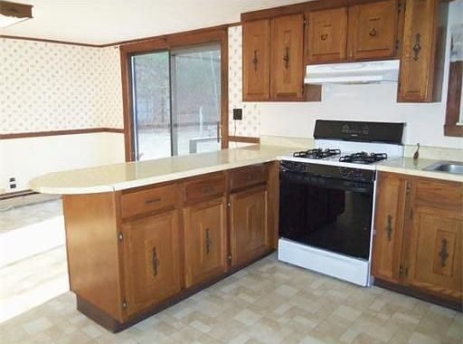 2nd image of 104 Linebrook Rd