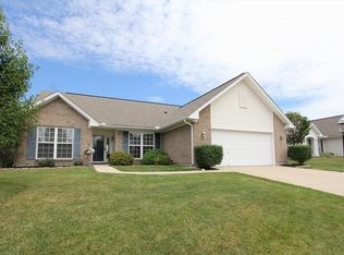 10682 Nestling Dr, Miamisburg, OH 45342