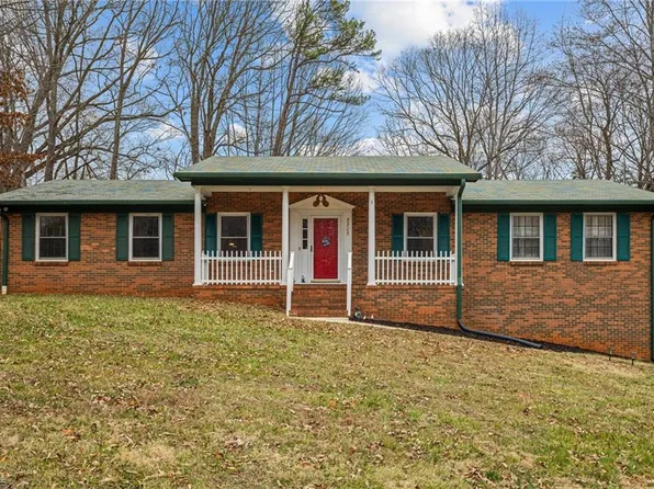 3205 Springside Dr, Clemmons, NC 27012