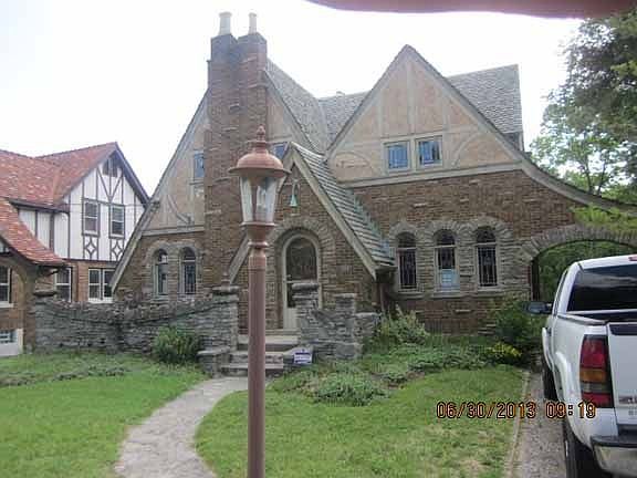 5th image of 2914 Lafeuille Ave