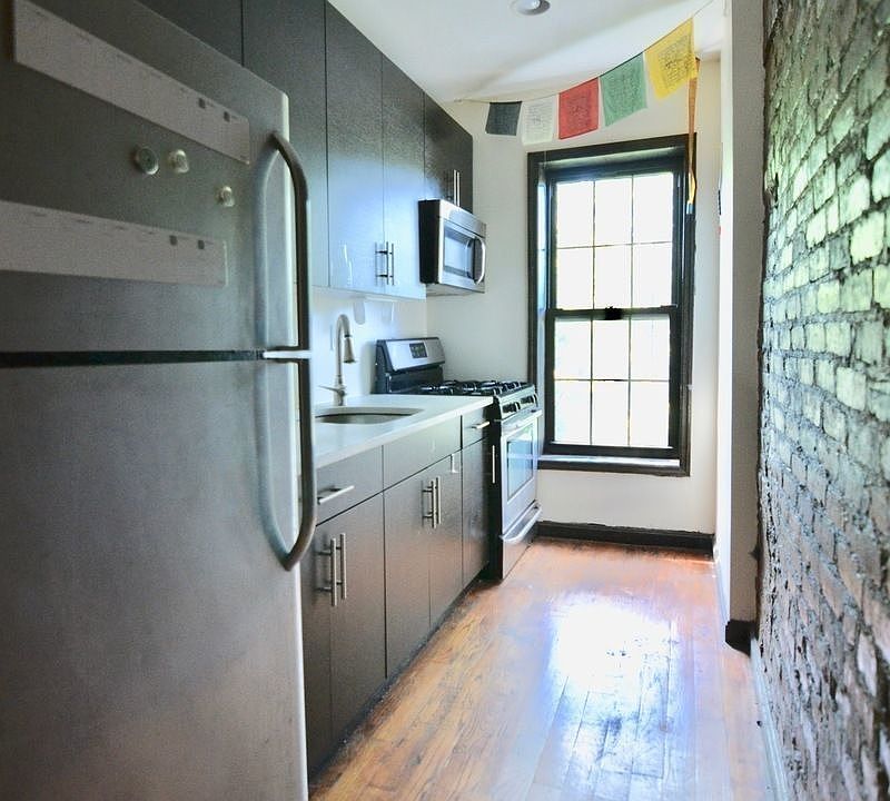 1st image of 354 Vernon Ave #3R