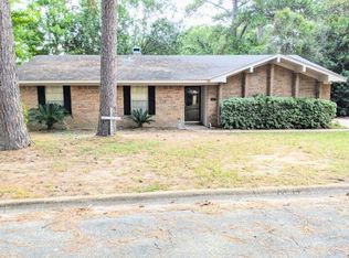 1433 McKewen Dr, Nacogdoches, TX 75965
