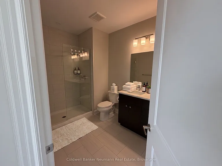 1880 Gordon St #807 — Photo 8