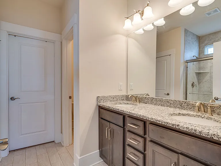 1332 Fairbanks St — Photo 15