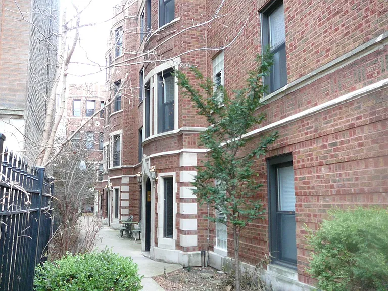 5239 N Winthrop Ave #5 — Photo 11