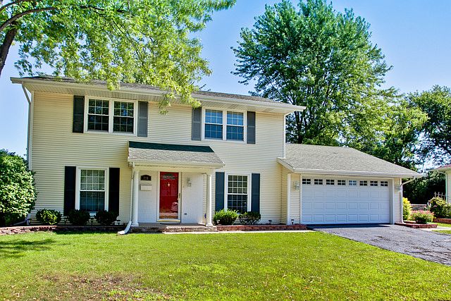 1st image of 728 Sunrise Ln