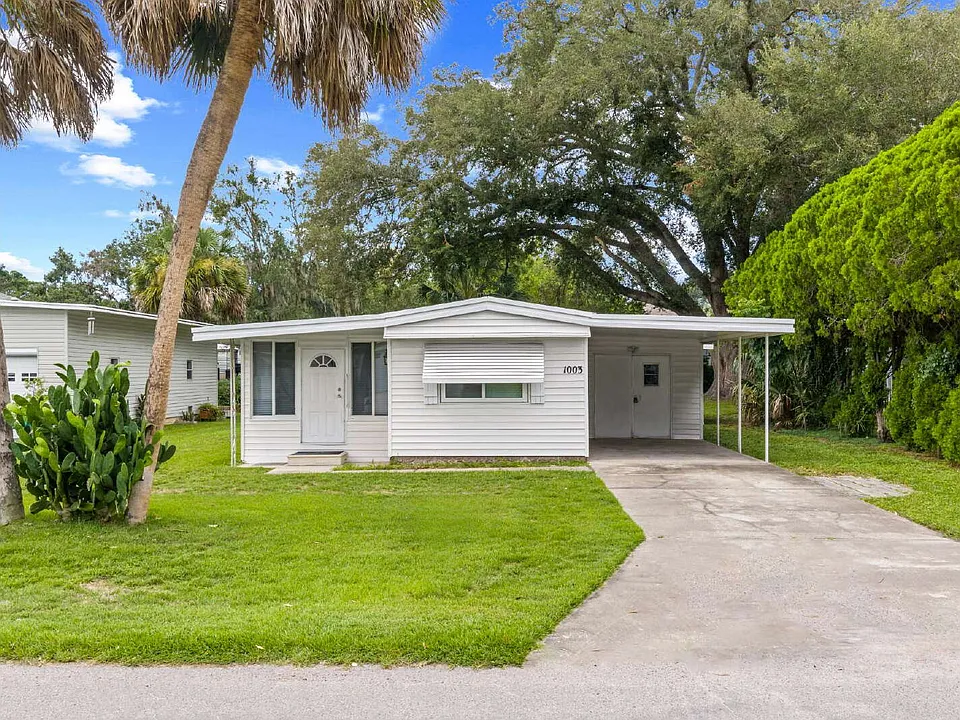 1003 Nell Way