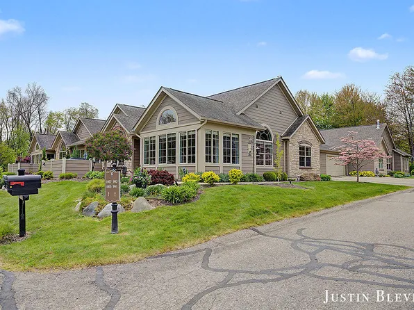 1005 Bridge Walk Ct SE, Ada, MI 49301
