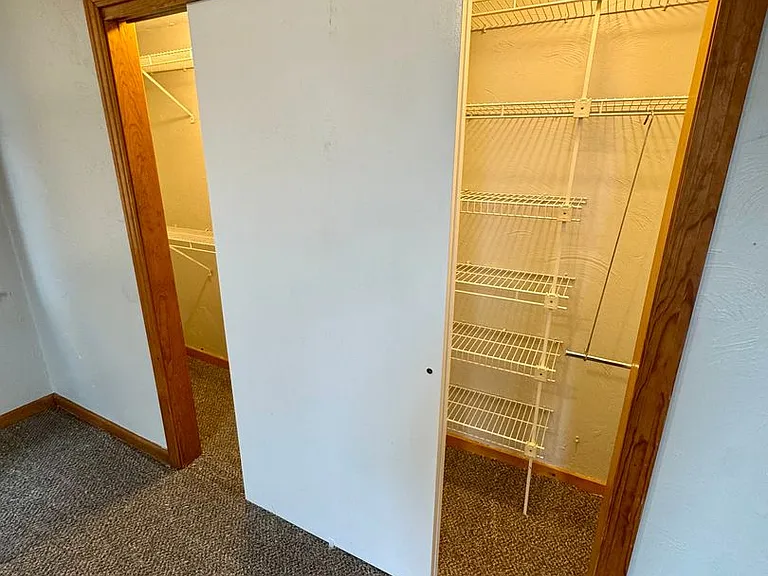 111 S Ohio Street (Full Service) — Photo 31