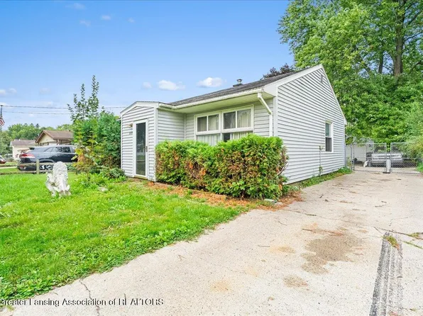 2219 Meadowlawn Dr, Holt, MI 48842