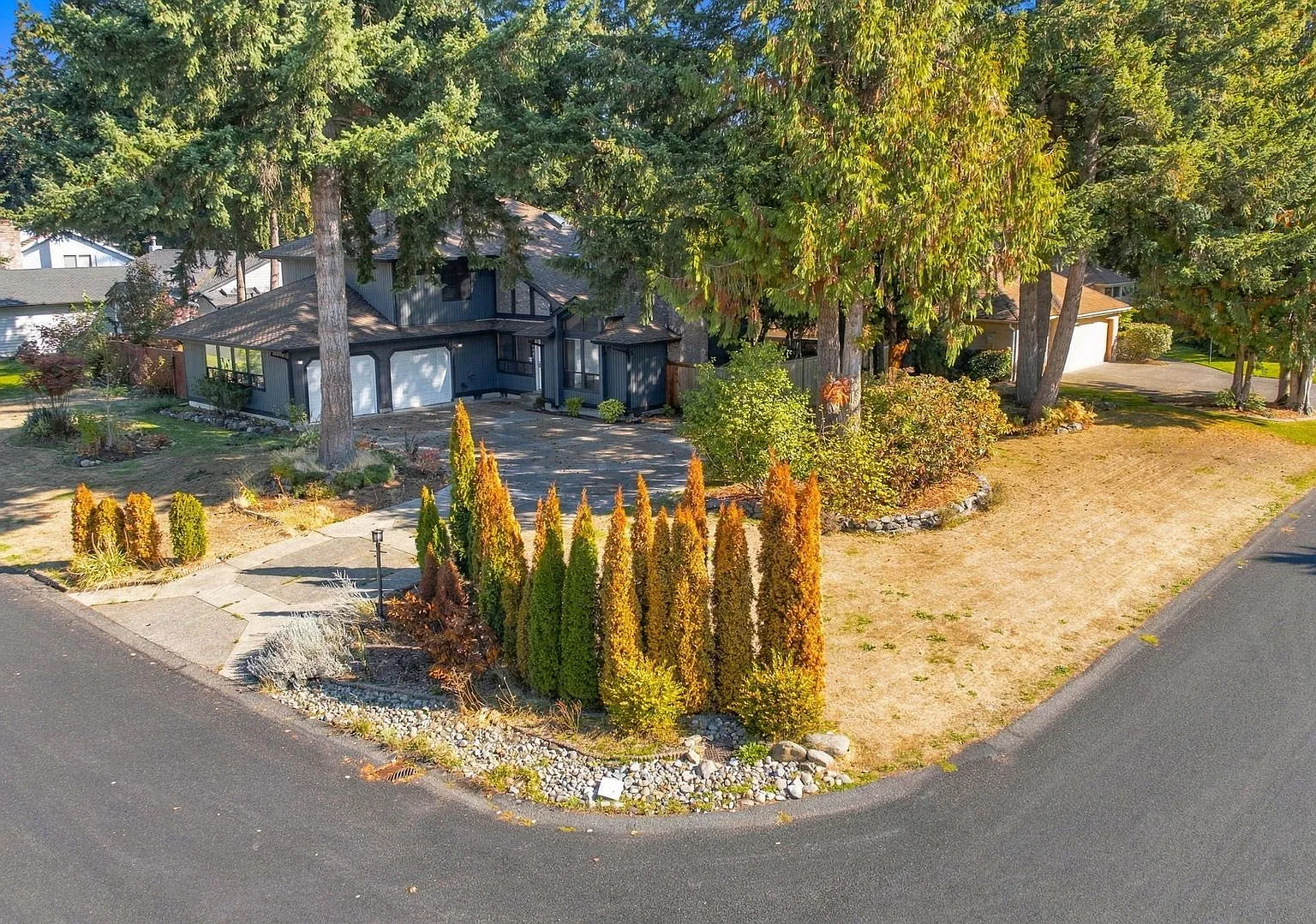Bright, Well-Maintained 3 Bed, 2.5 Bath Home in South Hill Puyallup — Photo 2