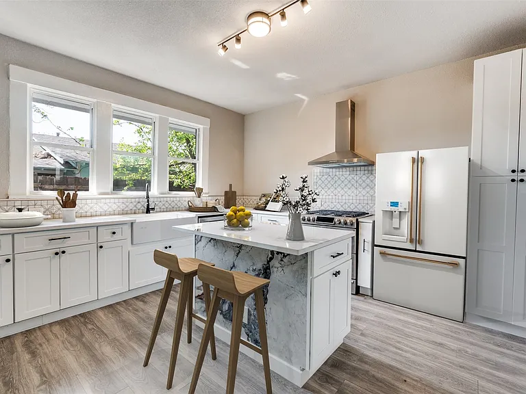 1247 Georgia Ave — Photo 5