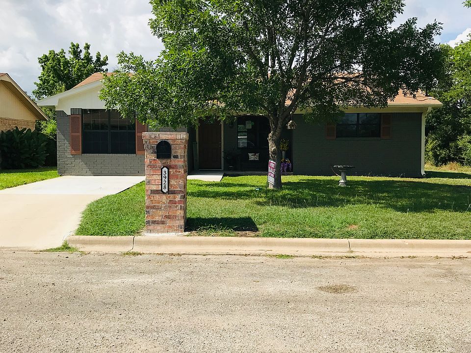 1st image of 3928 Country Side Dr