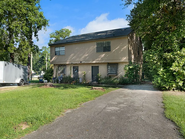 2340 Claremont Ln #B — Photo 23