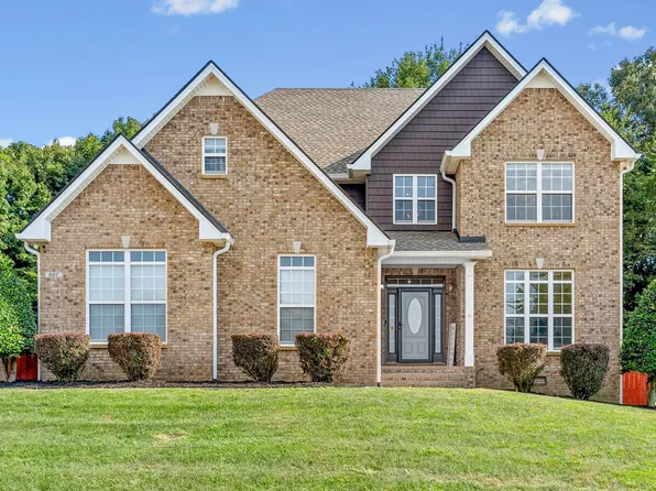 907 Terraceside Cir, Clarksville, TN 37040