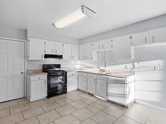2nd image of 4859 Cuartel Ln Side B
