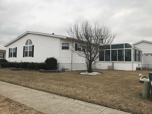 5th image of 163 Begonia Dr