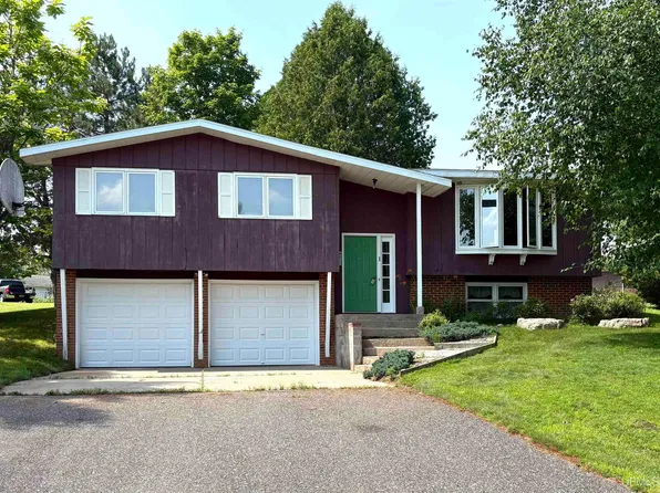 901 Colleen Circle Dr, Quinnesec, MI 49876