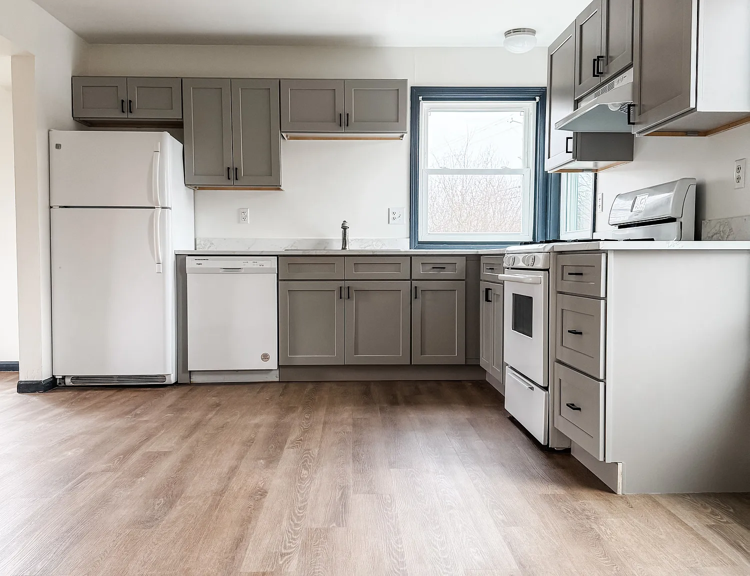 3 Bedroom 1.5 Bath Duplex Unit 2 — Photo 3