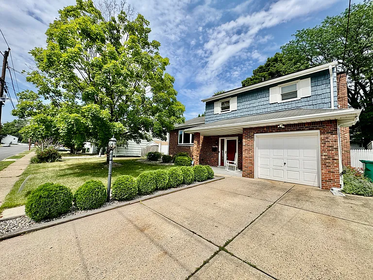 29 Waverly Dr W — Photo 15