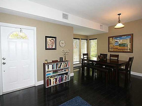 4th image of 719 NW 1st Ave