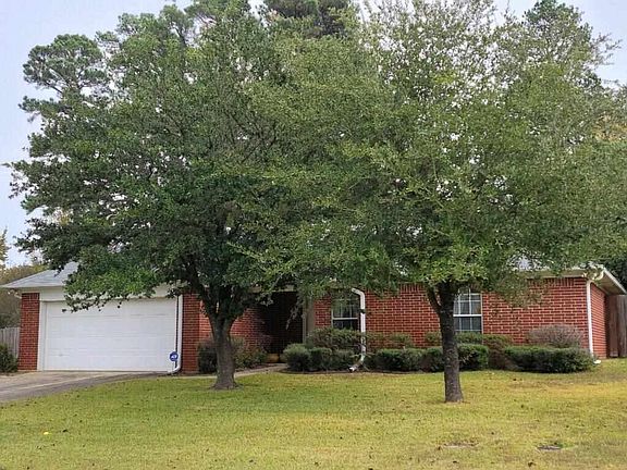 3rd image of 20 White Oak Ln