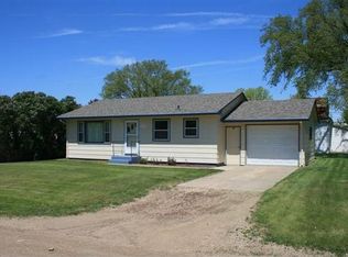 215 Admiral St SE, Wolsey, SD 57384