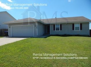 1705 SW Valley View Ct, Topeka, KS 66615