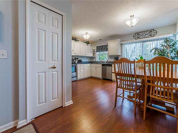 4th image of 9065 W Windsor Dr
