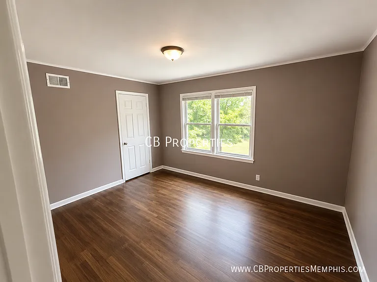 1382 Janis Dr — Photo 3