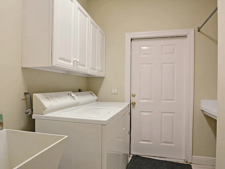 1839 E Sandpointe Ln — Photo 19