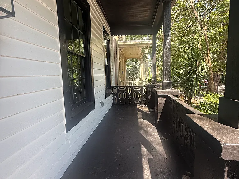 220 W Duffy St #A — Photo 3