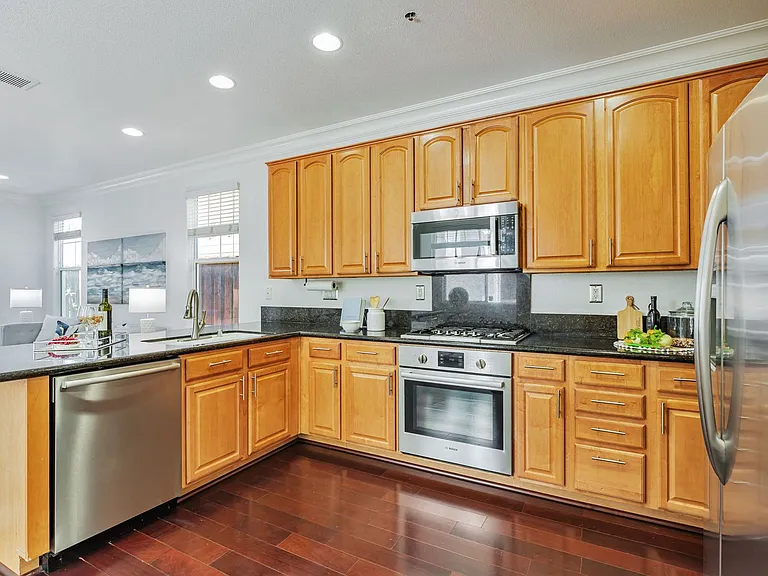 8940 Acorn Way — Photo 6
