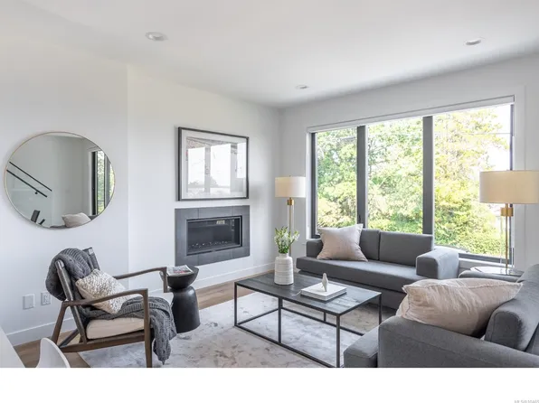 309 Elizabeth St, Nanaimo, BC V9R 3C5
